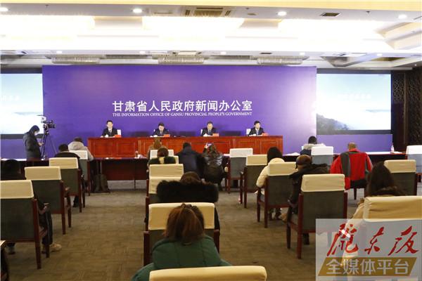 慶陽市8個縣（區(qū)）、570個貧困村、14.99萬戶61.05萬貧困人口全部脫貧