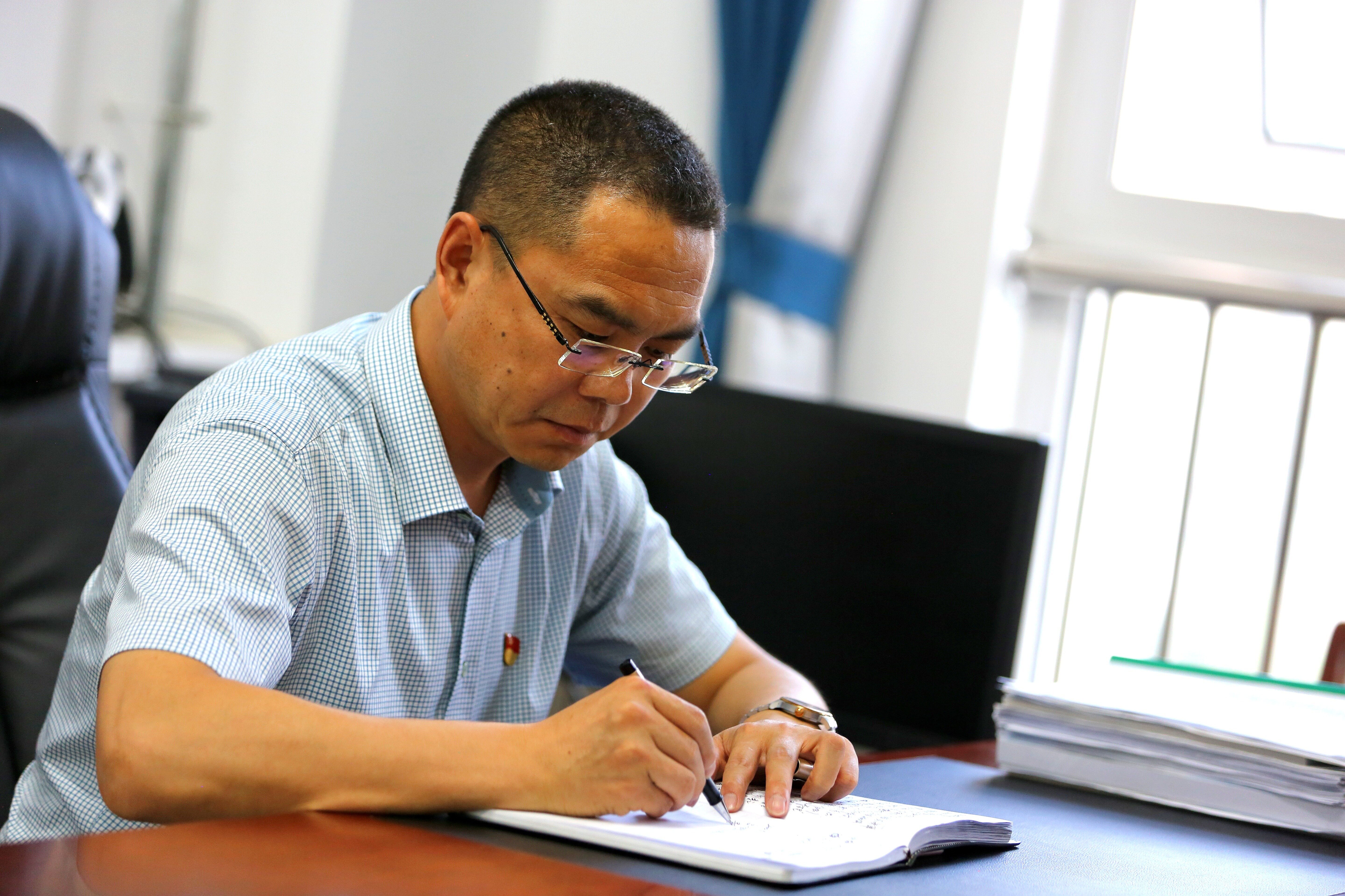 聚焦內涵謀新篇 推動發(fā)展開新局——訪慶陽四中黨總支書記、校長齊建偉