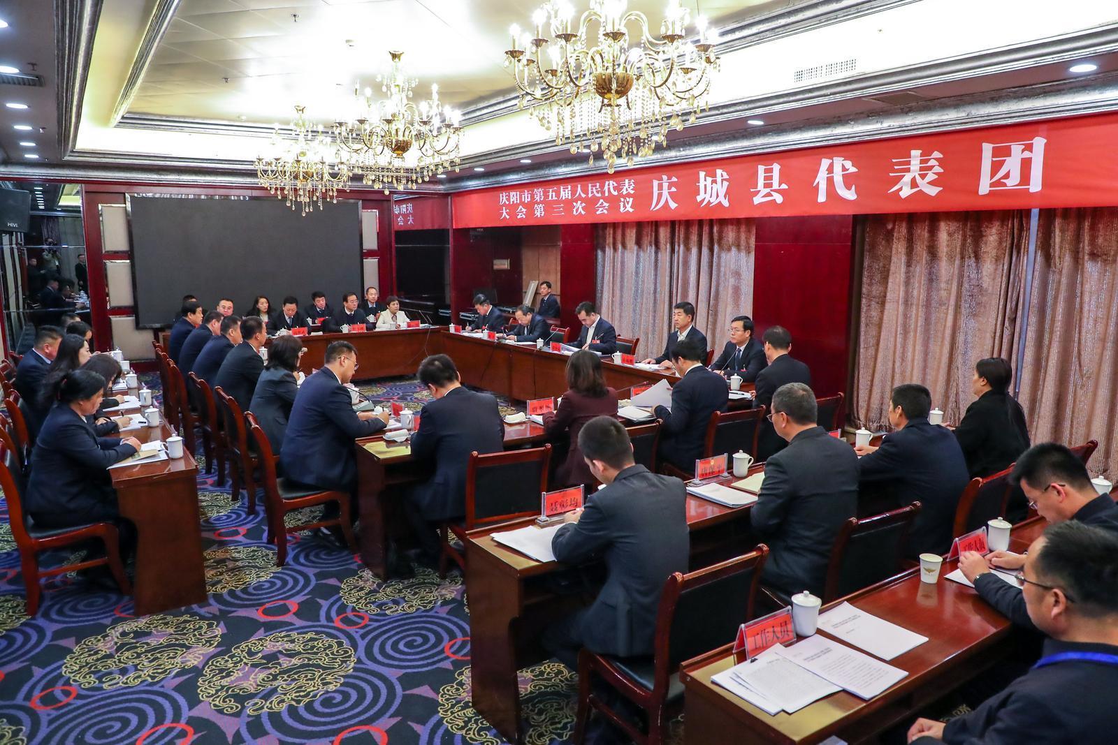黃澤元在參加慶城縣代表團審議時強調(diào) 把準政策導(dǎo)向縣域特點經(jīng)濟規(guī)律角色定位 在推動高質(zhì)量發(fā)展上邁出更加堅實的步伐