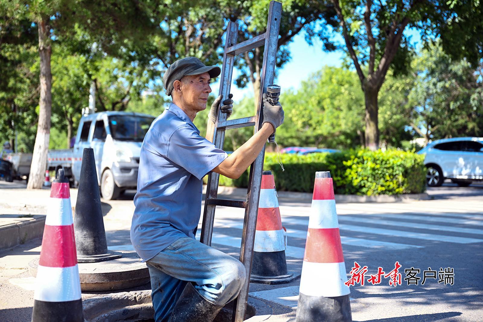 慶陽(yáng)：烈日下的“城市守護(hù)者”